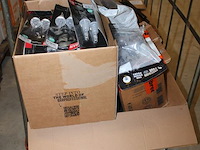 Maatschenkers en non-drip houders in 5 dozen. - afbeelding 2 van  3