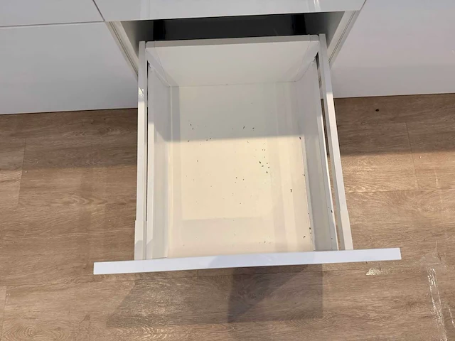 Maatwerk - keuken met inductiekookplaat en spoelbak - afbeelding 2 van  23