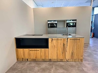 Maatwerk - showroomkeuken met apparatuur