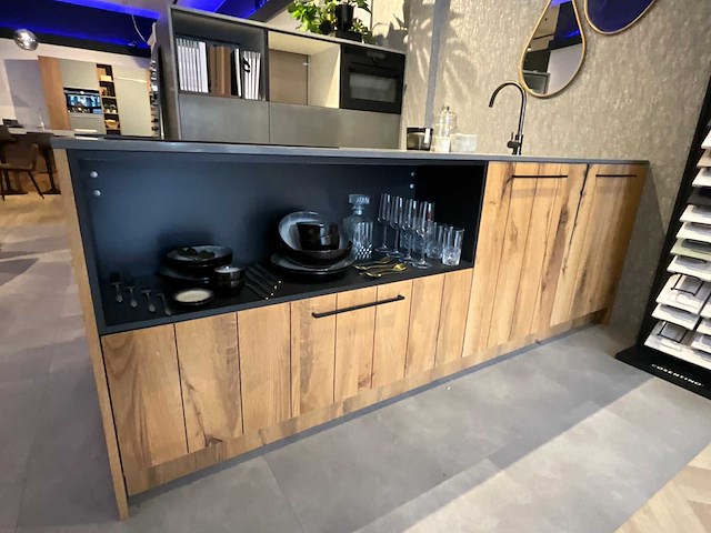 Maatwerk - showroomkeuken - afbeelding 2 van  7