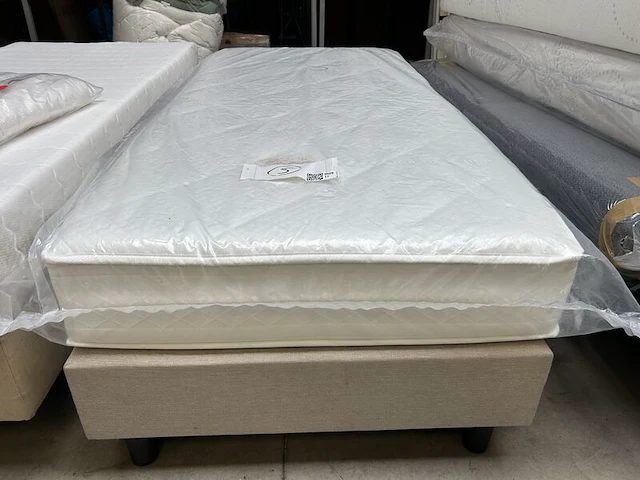 Maatwerk hardbox 20 cm (90x200 cm) met luxe matras 90x200 cm - afbeelding 2 van  4
