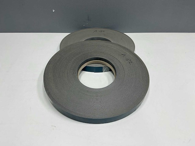 Mac lean - ml1070/a82 - glimmend donkerblauw - kantenband - 300 m - 1,3x45 mm - afbeelding 2 van  6