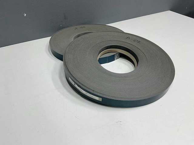 Mac lean - ml1070/a82 - glimmend donkerblauw - kantenband - 300 m - 1,3x45 mm - afbeelding 2 van  3