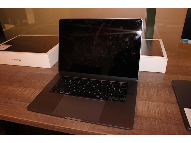 Macbook air 15 inch model a3114 m3 chip, 10 core cpu, 16 gb ram en ssd 512 gb. - afbeelding 2 van  3