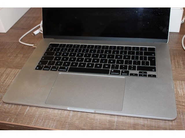Macbook air 15 inch model a3114 m3 chip, 10 core cpu, 16 gb ram en ssd 512 gb. - afbeelding 3 van  4