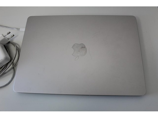 Macbook air m2 2022 14,2 model a2681 emc 4074. werkgeheugen 8 gb. 256 gb ssd. maos sanoma. 13,6 inch terina... - afbeelding 4 van  4