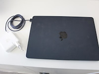 Macbook air m2 2022 14,2 model mly33n/a. werkgeheugen 8 gb. 256 gb ssd. maos sequoia. 13,6 inch terina disp... - afbeelding 4 van  4