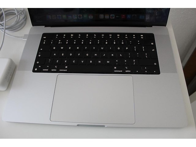 Macbook pro 16 inch 2021 apple m1 pro. werkgeheugen 16 gb. macos sequoia. 494,38 hdd - afbeelding 2 van  4