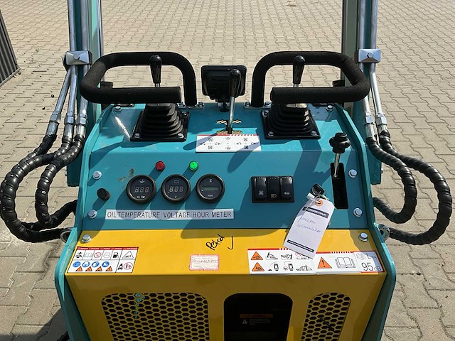 Mach pro mp-s330 minilader / schranklader op rupsen - afbeelding 8 van  22