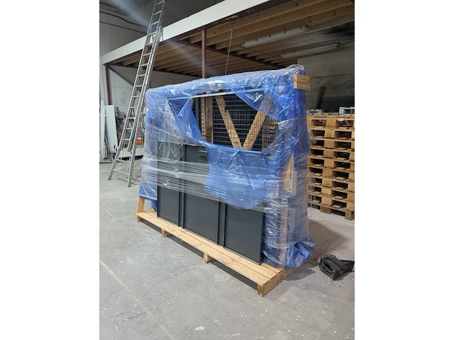 Machine beveiligingshekwerk op pallet - afbeelding 2 van  7