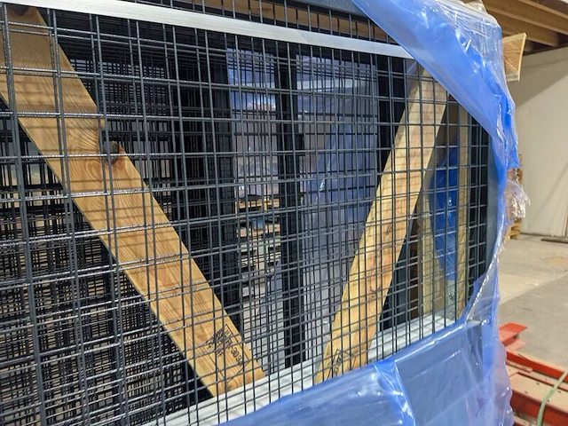 Machine beveiligingshekwerk op pallet - afbeelding 5 van  7