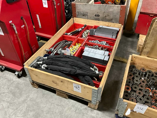 Machine onderdelen en bevestigingsmaterialen - afbeelding 1 van  5