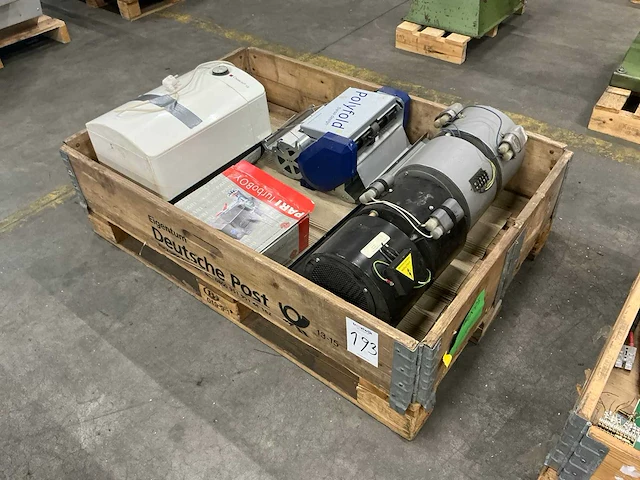 Machine onderdelen en boiler - afbeelding 1 van  6