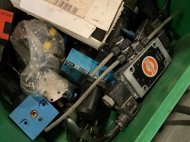 Machine-onderdelen en toebehoren - afbeelding 3 van  8