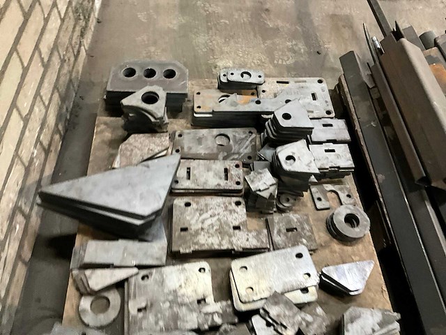 Machine onderdelen + staal voorraad - afbeelding 4 van  9