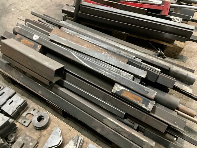 Machine onderdelen + staal voorraad - afbeelding 5 van  9