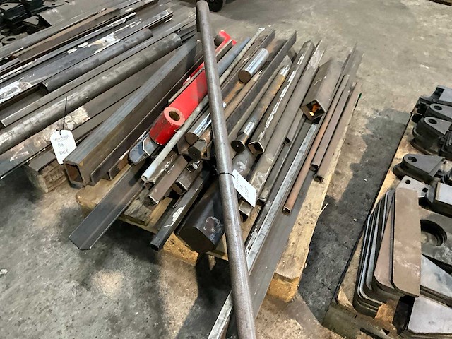 Machine onderdelen + staal voorraad - afbeelding 8 van  9