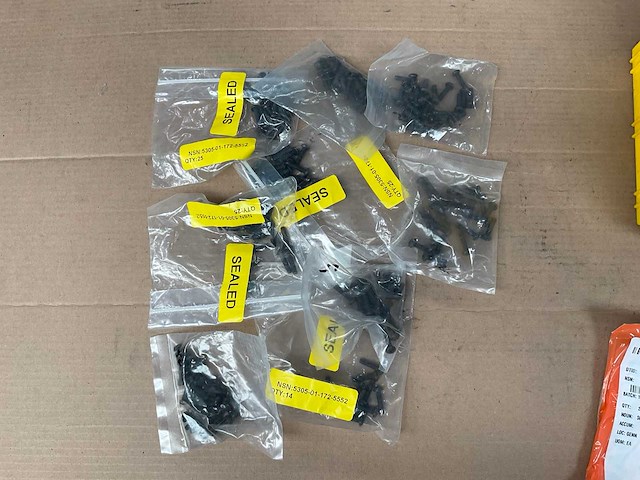 Machine screw (214x) - afbeelding 2 van  2
