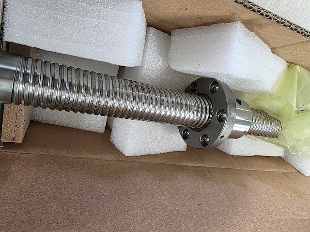 Machine toebehoren - kogelomloopspindel - afbeelding 1 van  1