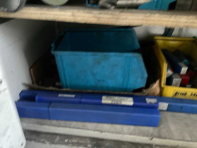 Machine toebehoren in kast - afbeelding 2 van  12