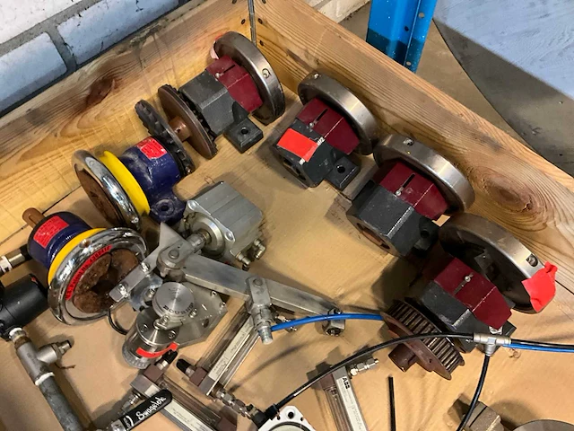 Machineonderdeel - afbeelding 2 van  7