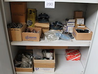 Machineonderdelen in kast w.o. tandwielen, lagers, veren, schakels, etc. - afbeelding 4 van  6
