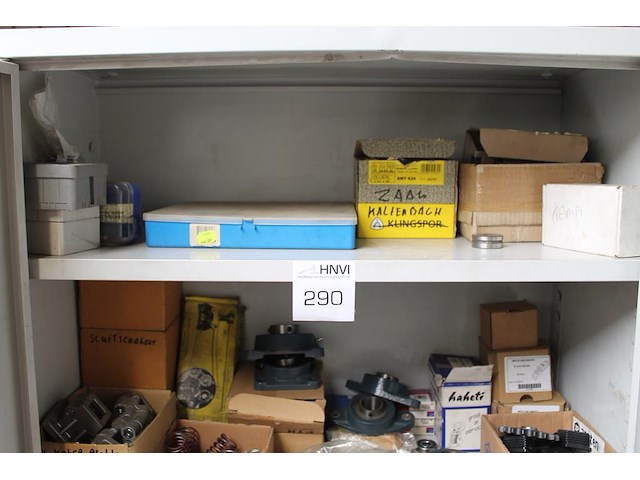 Machineonderdelen in kast w.o. tandwielen, lagers, veren, schakels, etc. - afbeelding 6 van  6