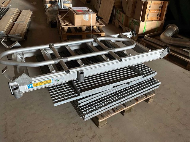 Machineonderdelen lot 5 - afbeelding 34 van  115