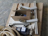 Machineonderdelen op pallet w.o. elektromotor. - afbeelding 3 van  3