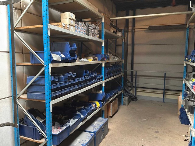 Machineonderdelen, voorraad en stellingen - afbeelding 1 van  17
