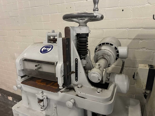 Machines voor schoenreparatie & -productie (4x) - afbeelding 8 van  22