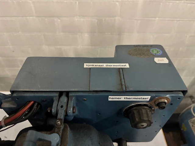 Machines voor schoenreparatie & -productie (5x) - afbeelding 2 van  27