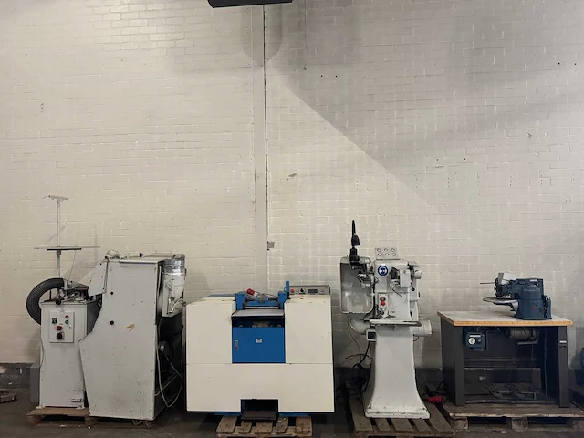 Machines voor schoenreparatie & -productie (5x) - afbeelding 1 van  27