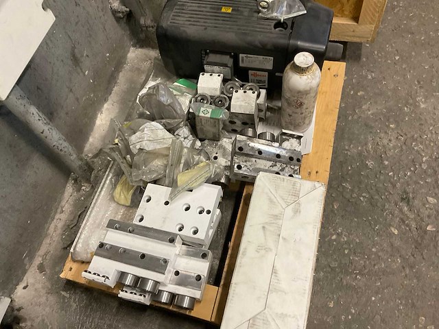 Machinetoebehoren - afbeelding 6 van  19