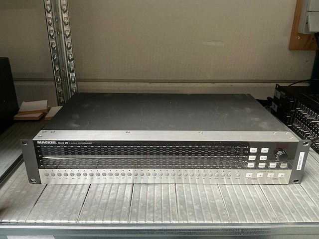 Mackie quad eq digital equalizer - afbeelding 2 van  3