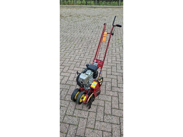 Maclane, rood, maclane kantensnijder - afbeelding 1 van  5