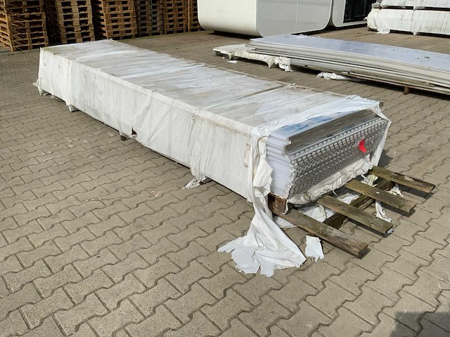 Macrolux multiwall - polycarbonaat plaat 4000x980x18mm (23x) - afbeelding 2 van  3
