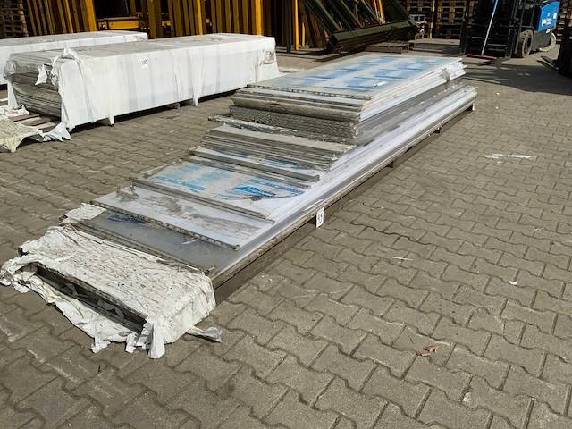 Macrolux multiwall - polycarbonaat plaat mix 2400x980x18mm (30x) - afbeelding 1 van  7