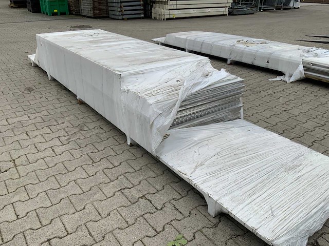 Macrolux multiwall - polycarbonaat plaat mix 2500/3000x980x18mm (31x) - afbeelding 3 van  4