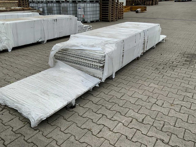 Macrolux multiwall - polycarbonaat plaat mix 2500/3000x980x18mm (31x) - afbeelding 1 van  6