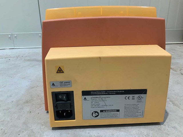 Macs miltenyl biotec - gentlemacs dissociator - diverse laboratoriumapparatuur - afbeelding 3 van  3