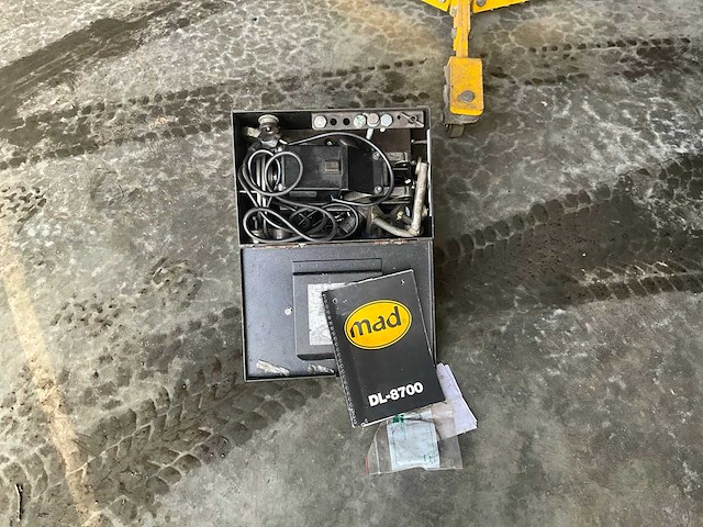 Mad dl-8700 mobiele remschijfafdraaimachine - afbeelding 3 van  6
