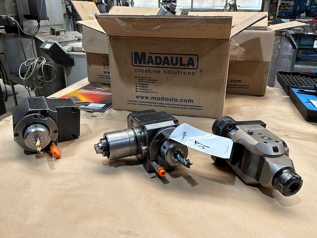 Madaula aangedreven machinegereedschap (3x) - afbeelding 1 van  7