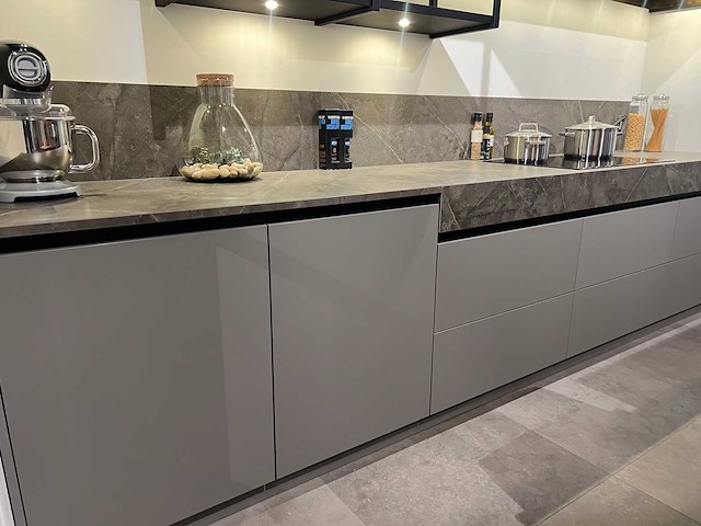 Made by das - showroomkeuken met apparatuur - afbeelding 18 van  51