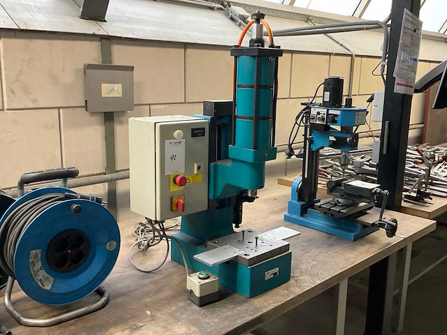 Mäder pressen dlp 1300 hydraulische pers - afbeelding 2 van  4