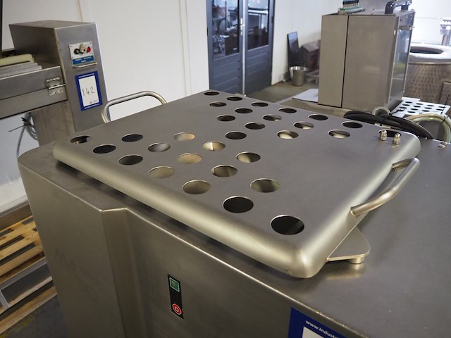 Mado - afbeelding 8 van  12