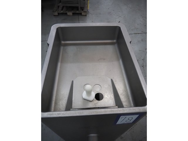 Mado - afbeelding 13 van  17