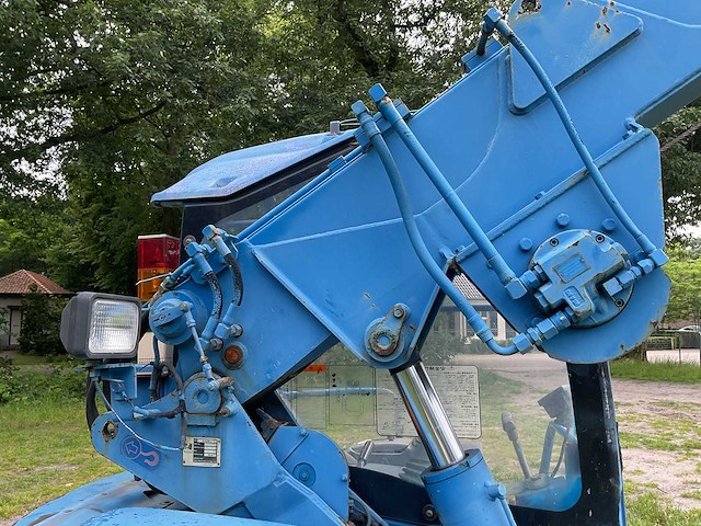 Maeda lc838 3 mini rups telescoopkraan - afbeelding 14 van  17