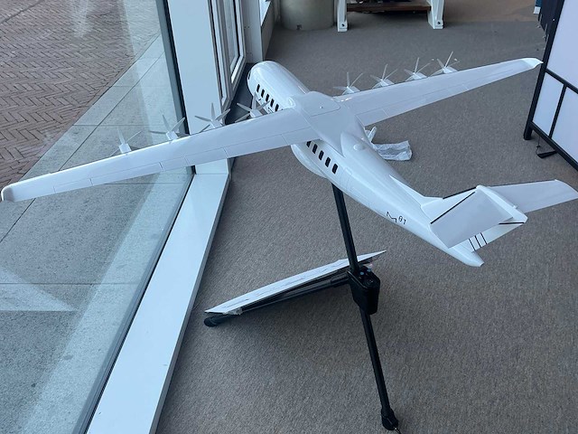 Maeve propellor vliegtuigmodel m01 - afbeelding 15 van  15