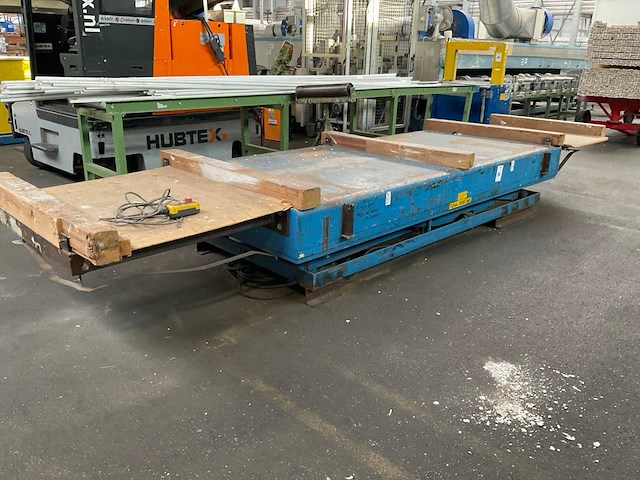 Mafi heftafel 3000 kg - afbeelding 1 van  3